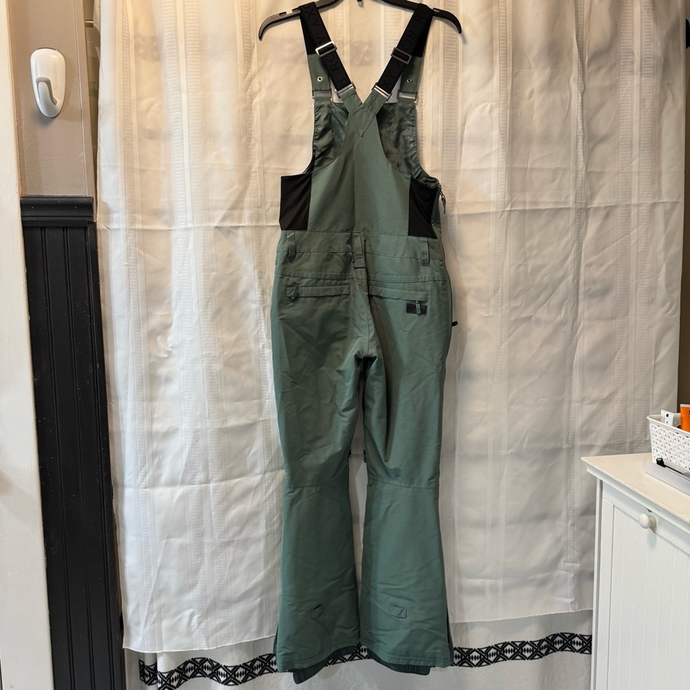 Roxy Snowpants - Picture 3 of 6